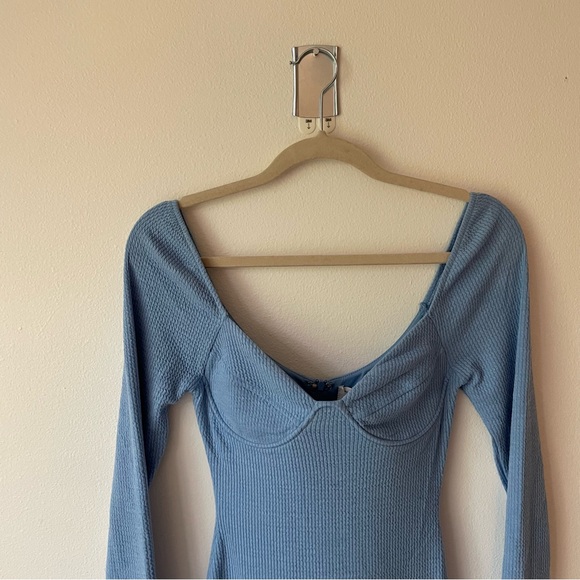 Milana Dress in sky blue - Picture 11 of 13